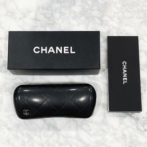 ✨Authentic Chanel New Leather Sunglasses/glasses case